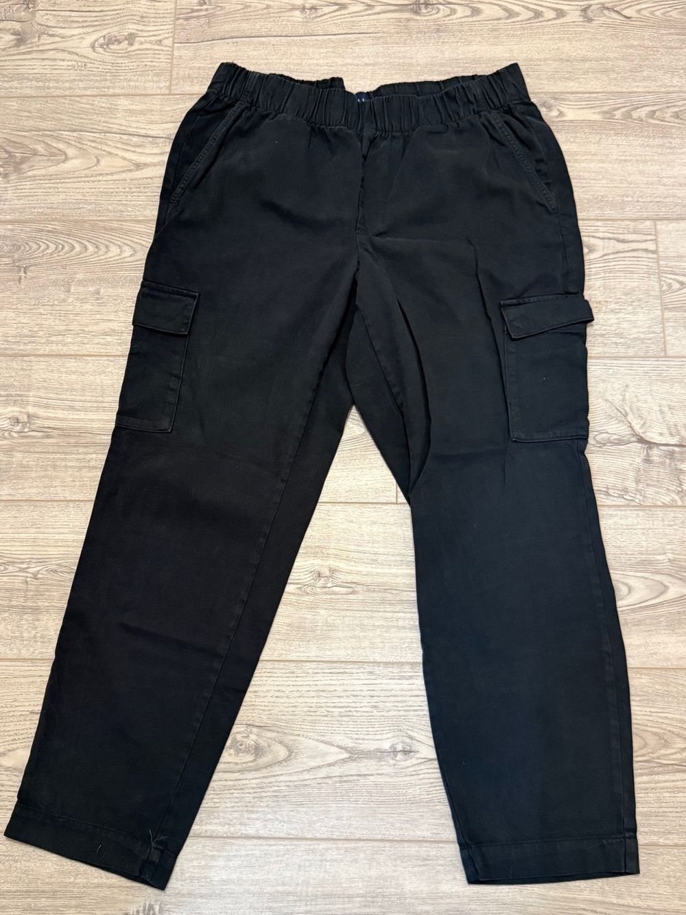 GAP Men's Black Cargo Pants with Elastic Waist